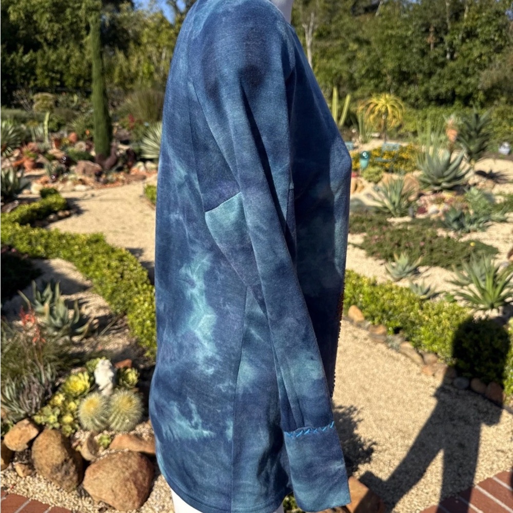 Double D Ranch Blue Tie-Dye Aztec Studded Long Sleeve Top M - Picture 5 of 7